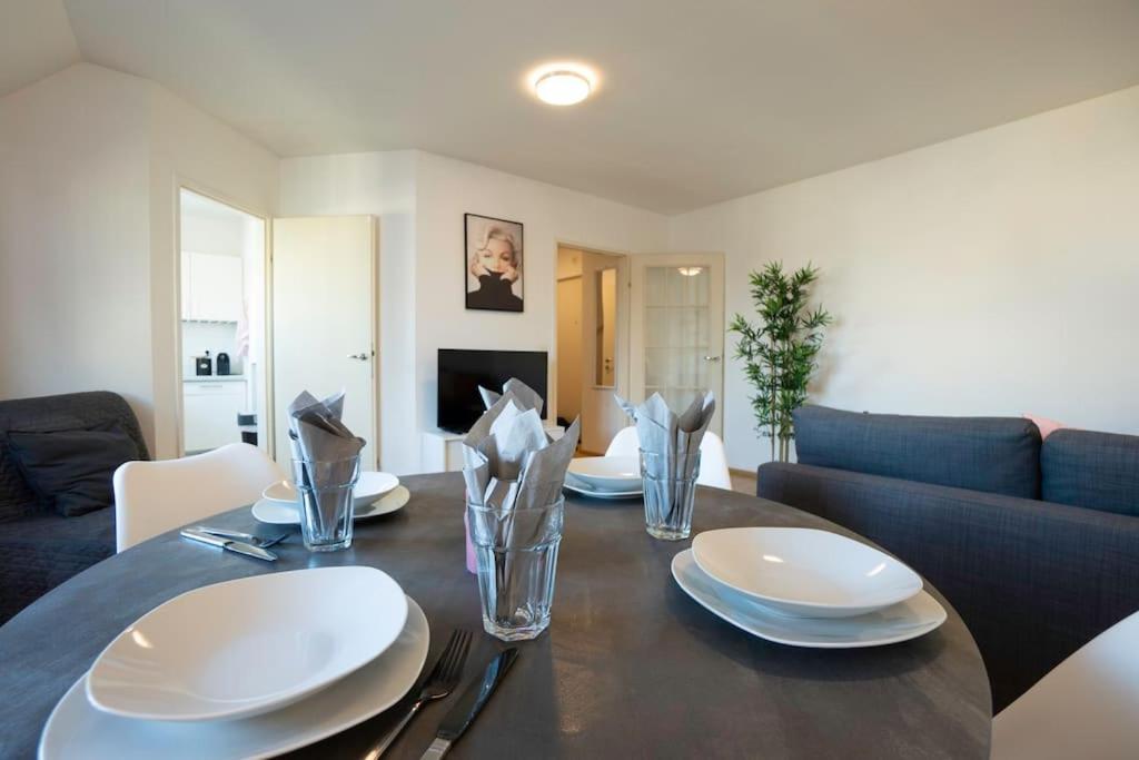 Stylish 2 Floor Penthouse • 15 Min To City Center เวียนนา ภายนอก รูปภาพ